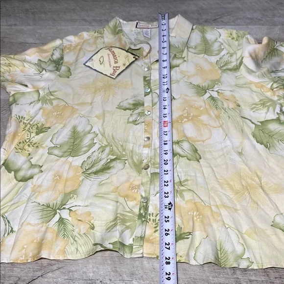 Green and Yellow Casual Button Down Shirt with Floral Pattern Vintage - Picture 5 of 6